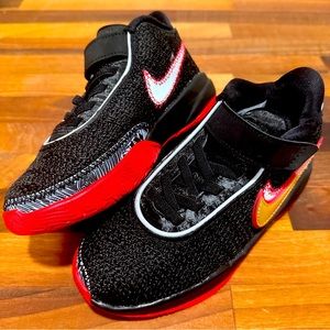 Nike LeBron James XX Little Kids Shoes 12c